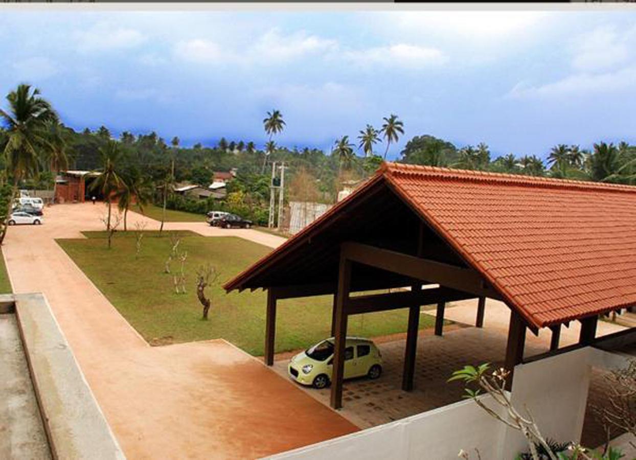 Grand Beach Wadduwa Exterior foto