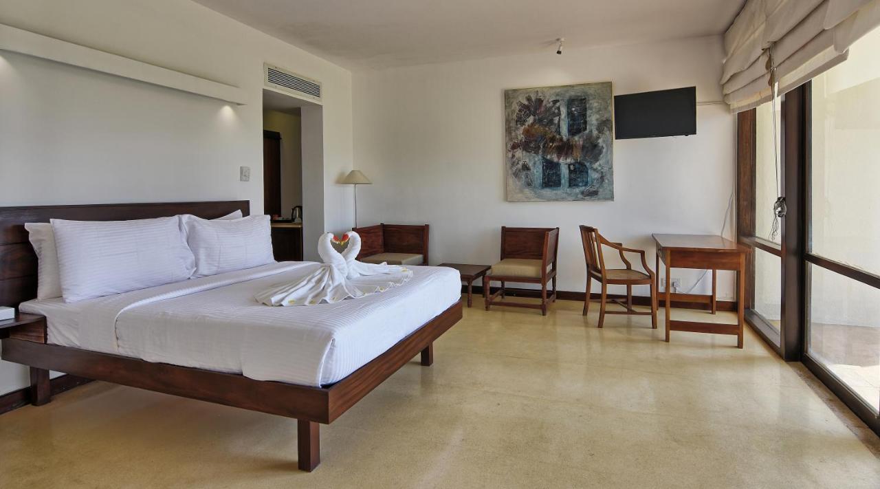 Grand Beach Wadduwa Exterior foto
